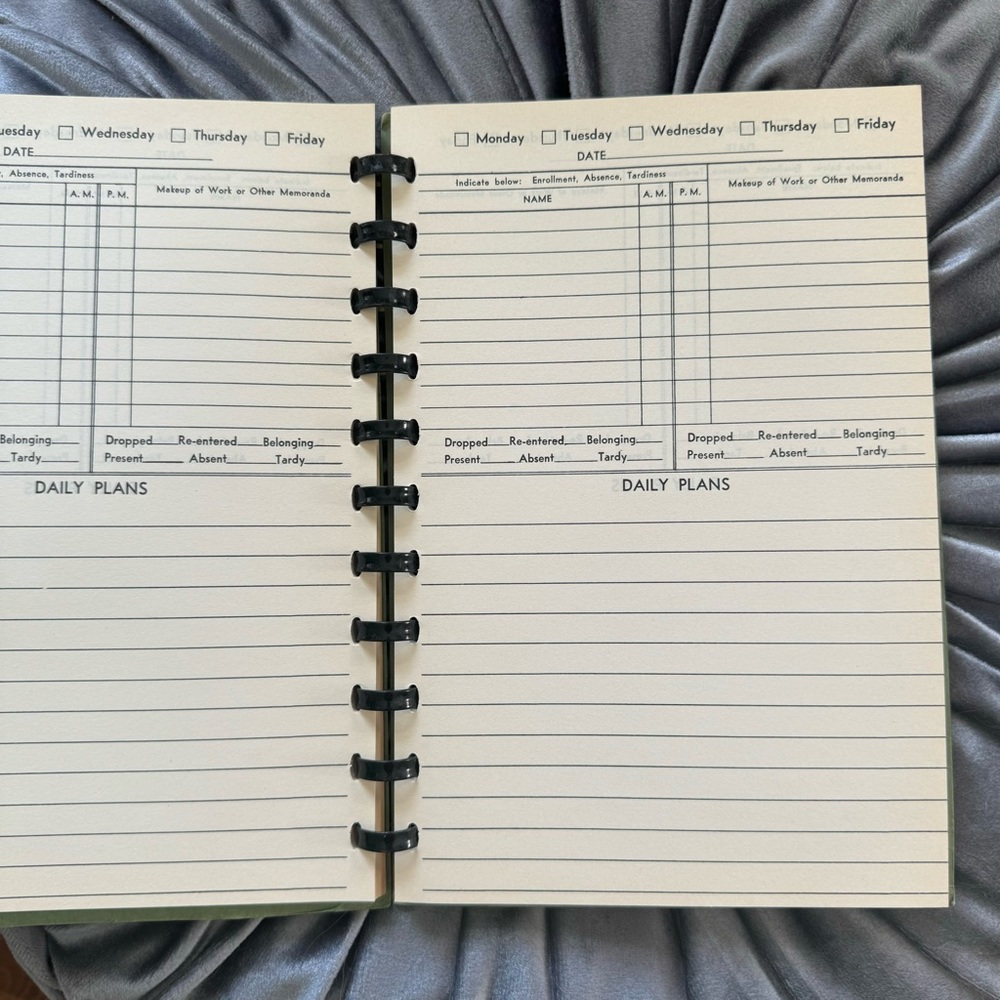 📝Vintage Teacher Diary - Picture 6 of 6